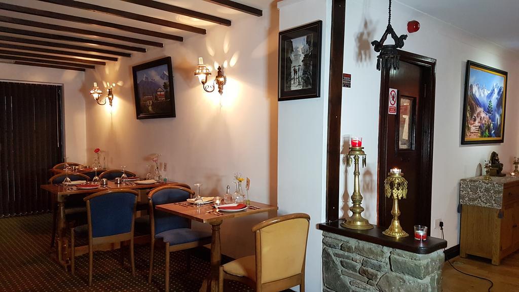 New Gurkha Inn Brecon Exteriér fotografie