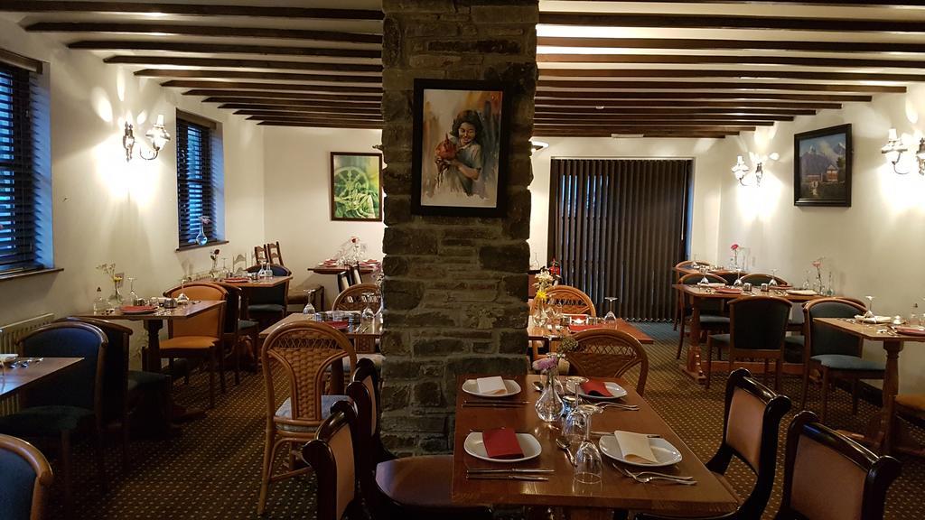 New Gurkha Inn Brecon Exteriér fotografie